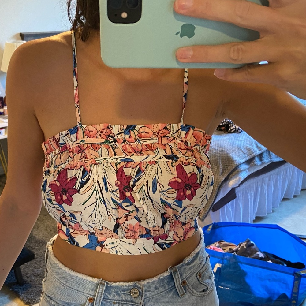 Vestique Crop floral top